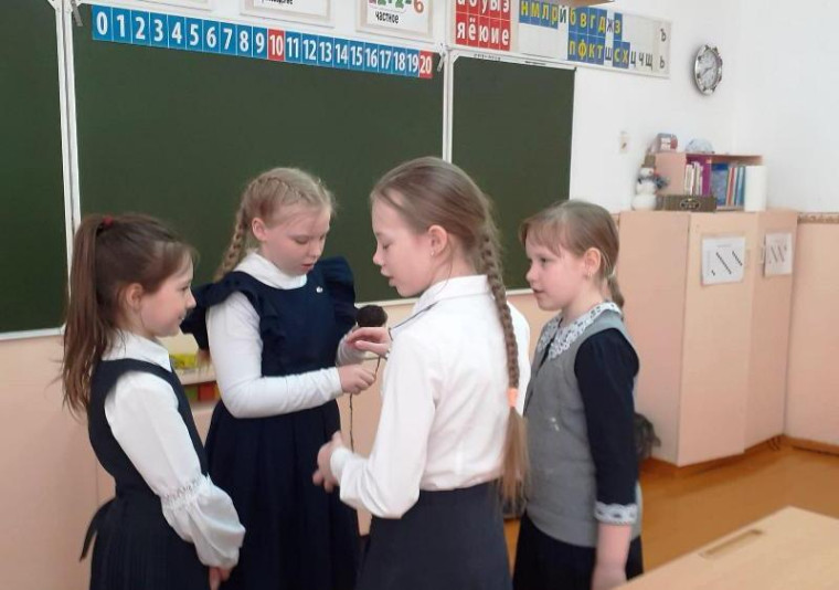 конкурс "Весёлые девчата".