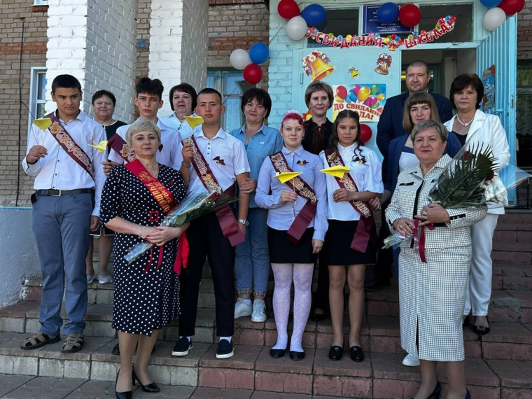 В добрый путь выпускники!.